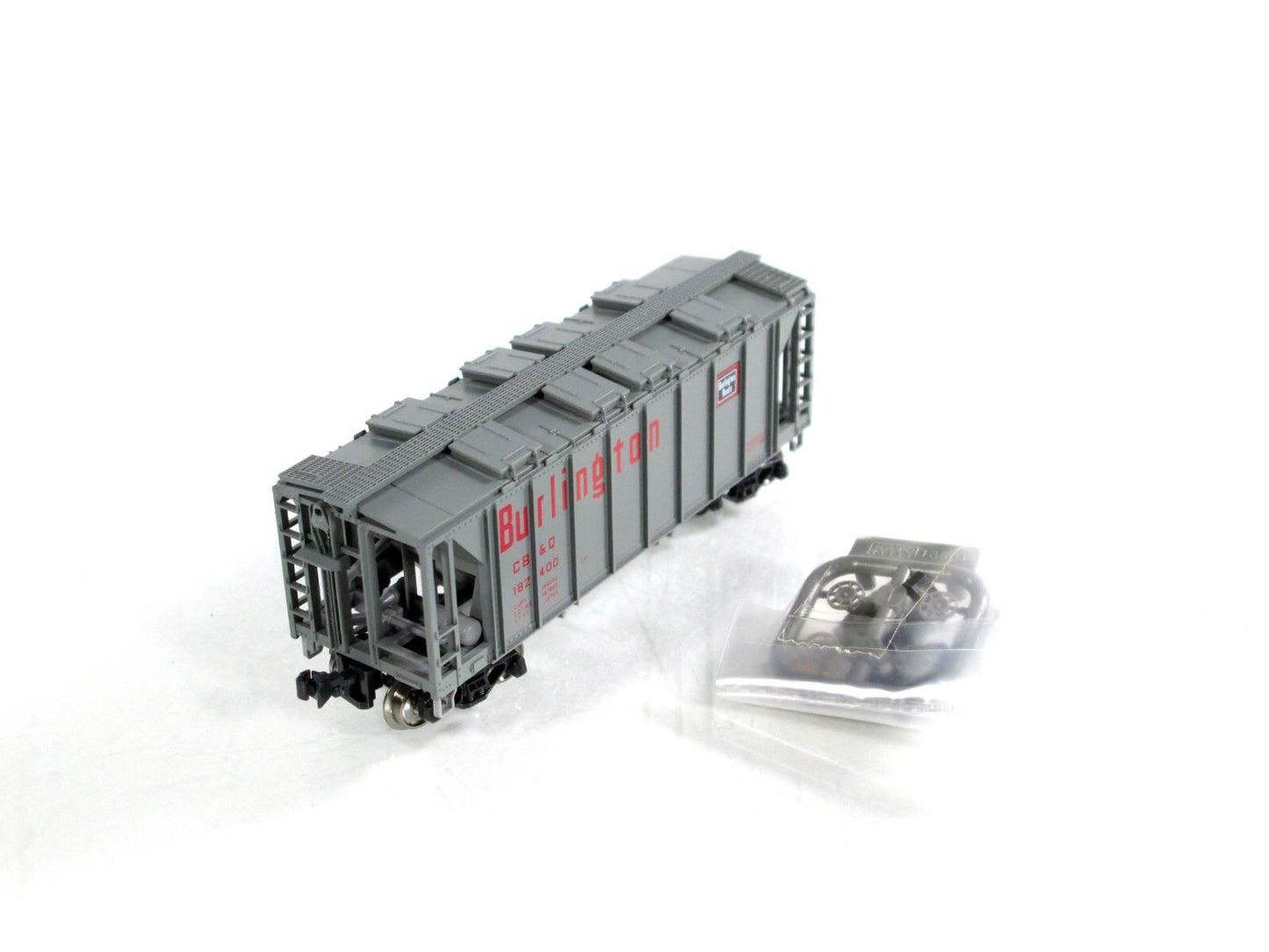 N Scale ***BURLINGTON, CB&Q*** 2-Bay Covered Hopper 4-Pack -- Kato 186-0106,0107
