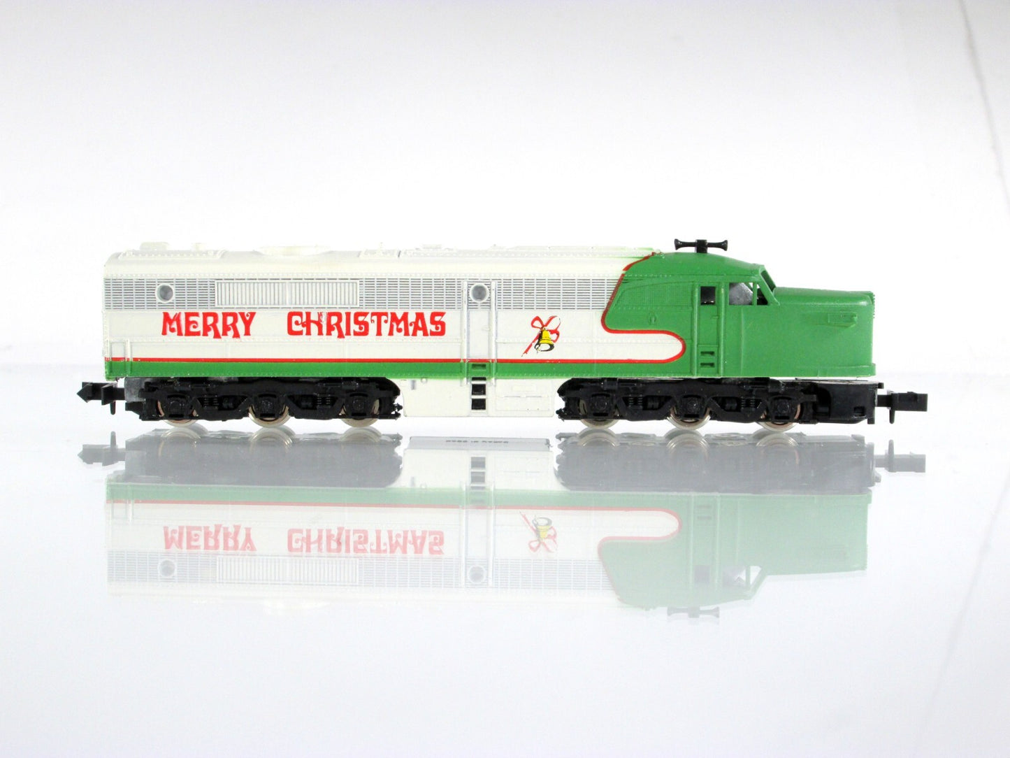 N Scale ***MERRY CHRISTMAS*** Alco PA-1 Unpowered Locomotive ---- Con-Cor 2071 N