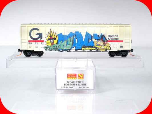 N Scale **BOSTON & MAINE, GUILFORD** Weathered Car #3292 - Micro Trains 02544400