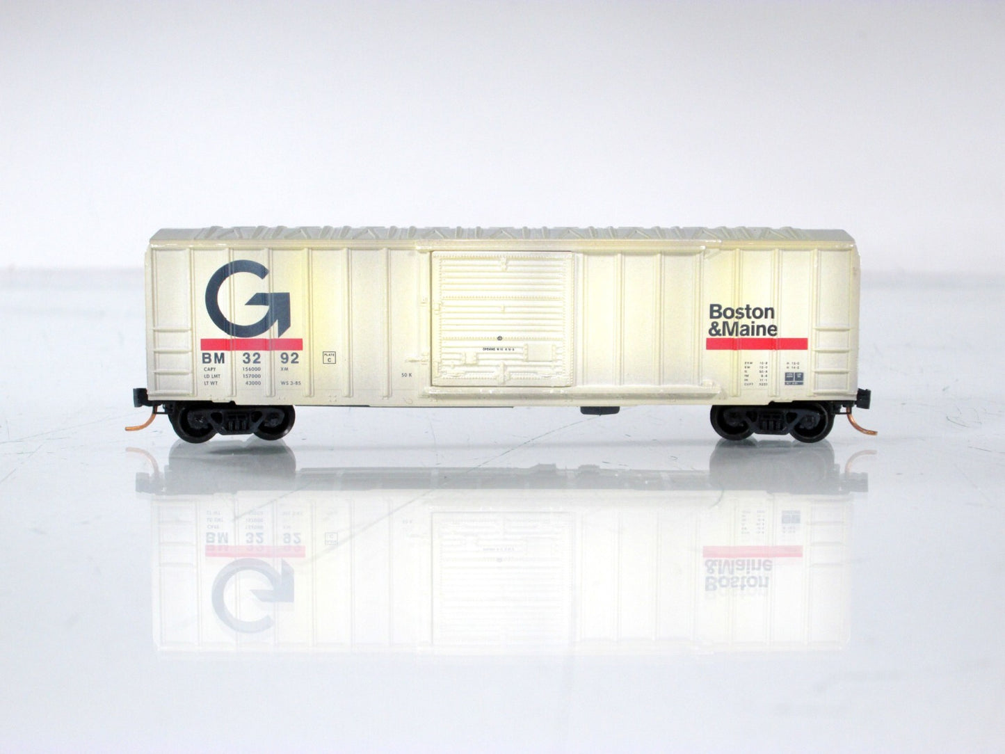 N Scale **BOSTON & MAINE, GUILFORD** Weathered Car #3292 - Micro Trains 02544400