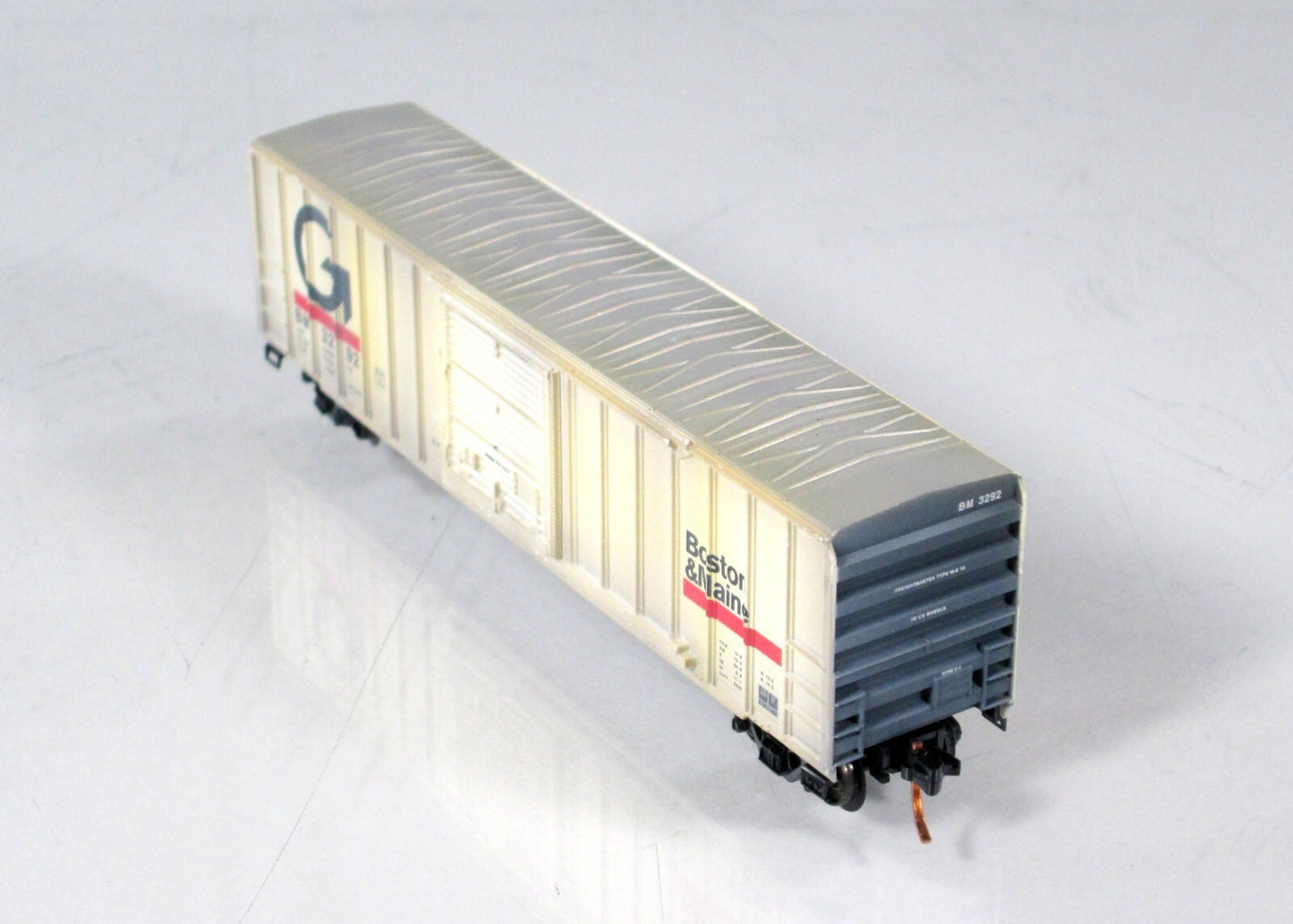 N Scale **BOSTON & MAINE, GUILFORD** Weathered Car #3292 - Micro Trains 02544400
