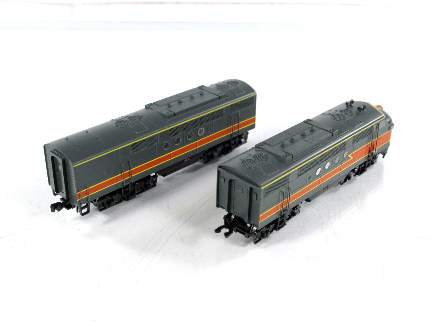 N Scale ***MILWAUKEE ROAD*** FT A/B Set #42 -- Intermountain 69017-03, DCC Ready