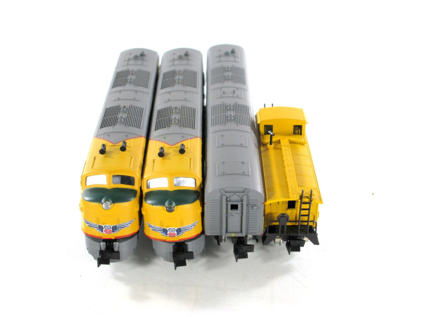 N Scale **UNION PACIFIC - EXPRESS SERVICE** Diesel & Box Car Set -Con-Cor 008511