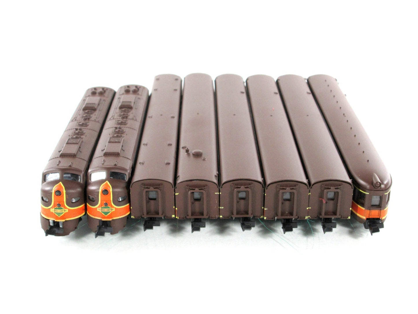 N Scale *ILLINOIS CENTRAL - PANAMA LIMITED* Diesel & Passenger Set -Con-Cor 8403