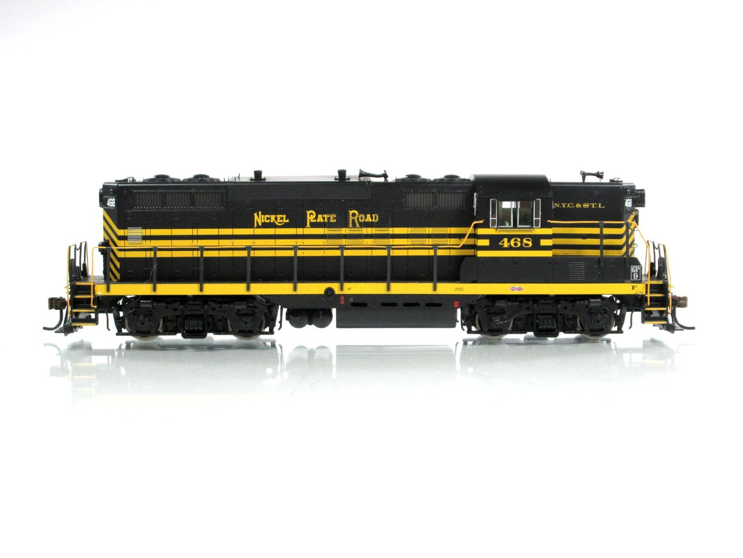 HO Scale ***NICKEL PLATE ROAD*** GP9 Locomotive #468 - Athearn G62440, DCC Ready