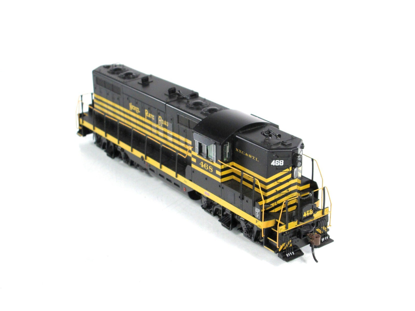 HO Scale ***NICKEL PLATE ROAD*** GP9 Locomotive #468 - Athearn G62440, DCC Ready