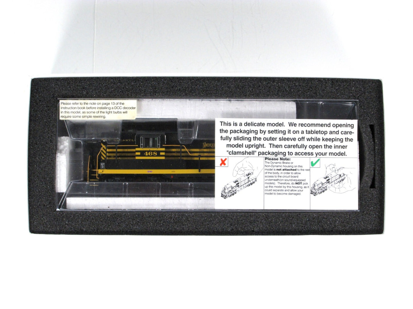 HO Scale ***NICKEL PLATE ROAD*** GP9 Locomotive #468 - Athearn G62440, DCC Ready