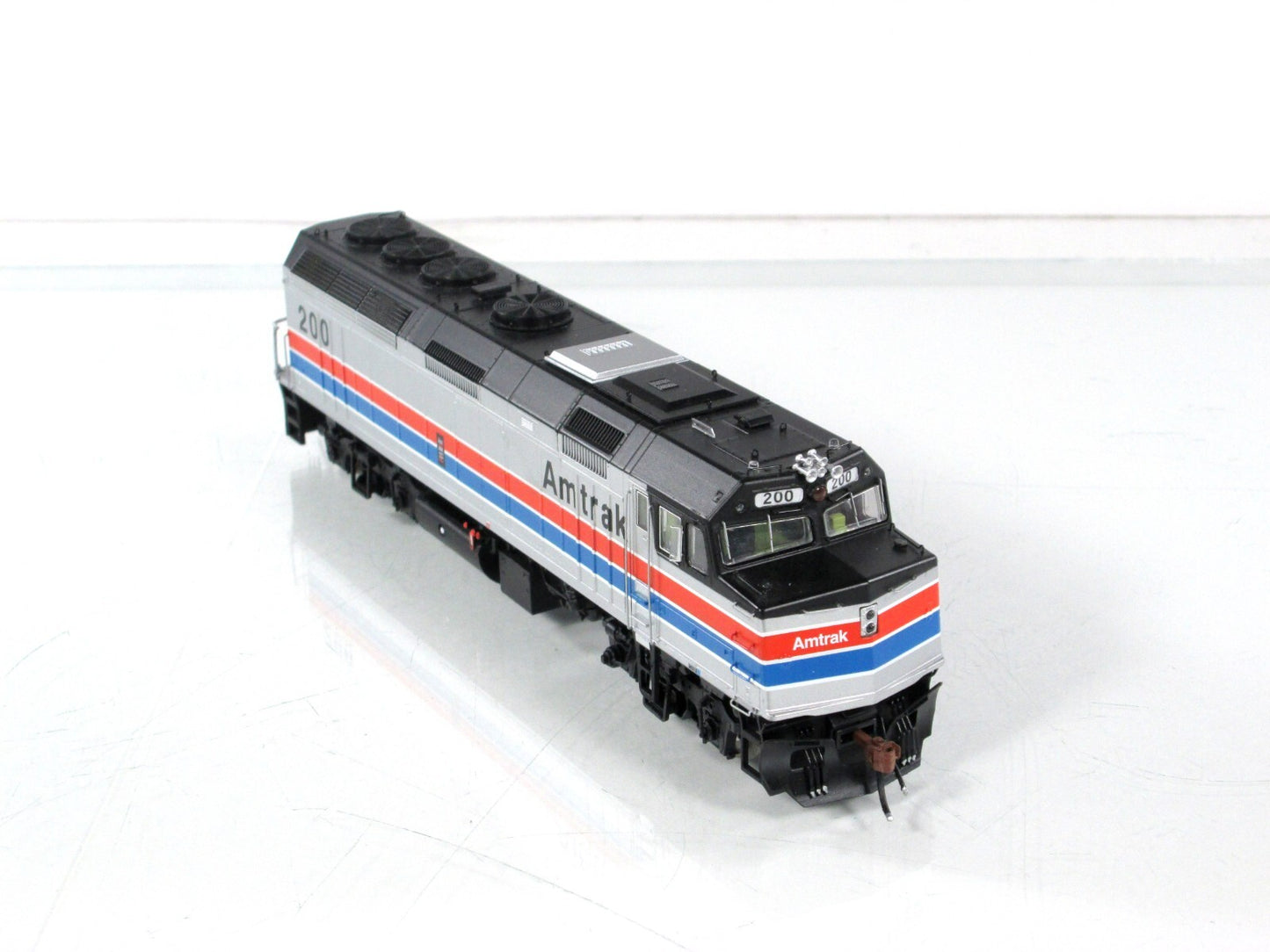 HO Scale **AMTRAK** F40PH Locomotive Phase II #200 -Rapido Trains 80030, DCC Rdy