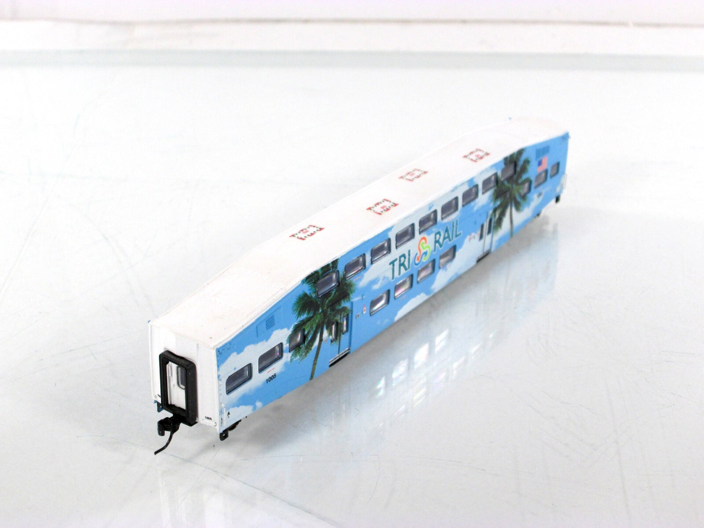 N Scale **TRI-RAIL** Bombardier Commuter Coach Car #1005 - Athearn 10145 **RARE