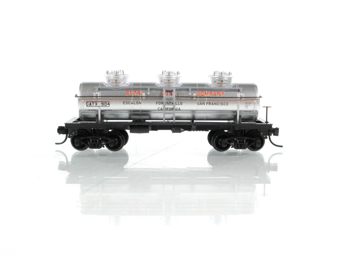 N Scale ***PETRI WINE*** 3-Dome Tank (Grape to Glass) ---- Micro Trains 06600130