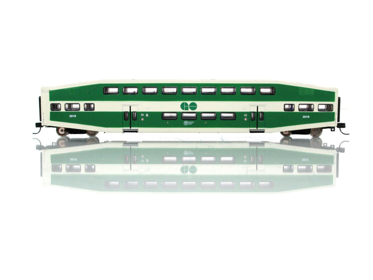 N Scale **GO TRANSIT** BOMBARDIER Bi-Level Passenger Coach #2019 - Athearn 24425