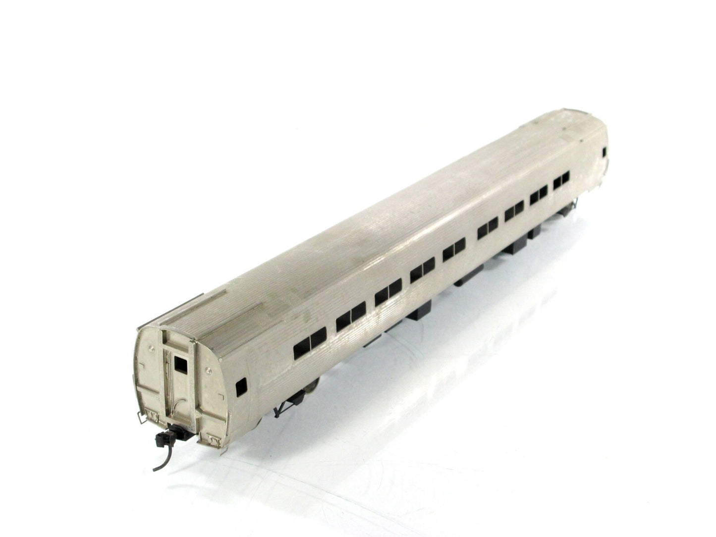 HO Scale BRASS ***AMTRAK*** Amcoach Chair Car #21000 - Soho 0652, Knuckle Cp