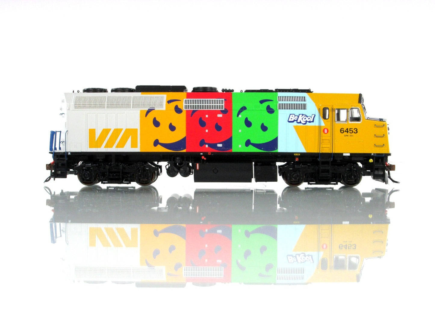 HO Scale ***VIA RAIL KOOL-AID*** F40PH-2D #6453 - Rapido Trains 80057 ***DCC Rdy