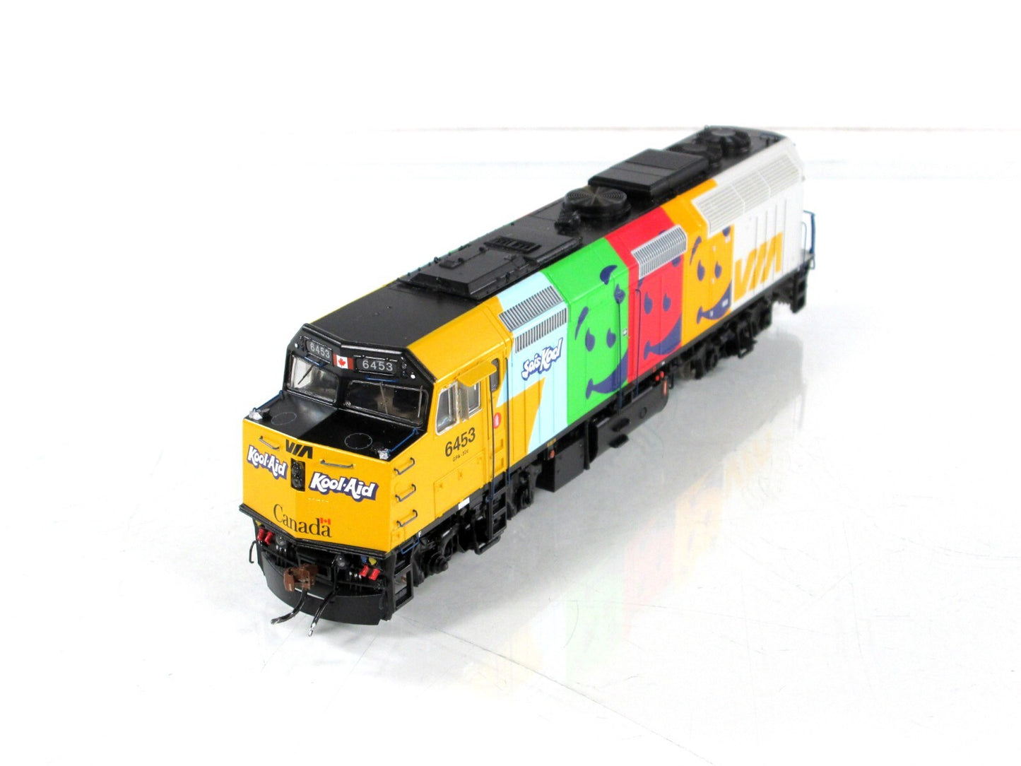 HO Scale ***VIA RAIL KOOL-AID*** F40PH-2D #6453 - Rapido Trains 80057 ***DCC Rdy