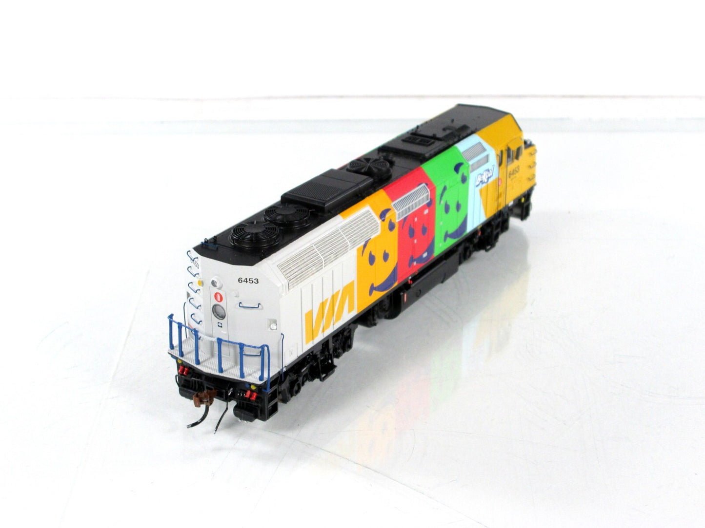 HO Scale ***VIA RAIL KOOL-AID*** F40PH-2D #6453 - Rapido Trains 80057 ***DCC Rdy