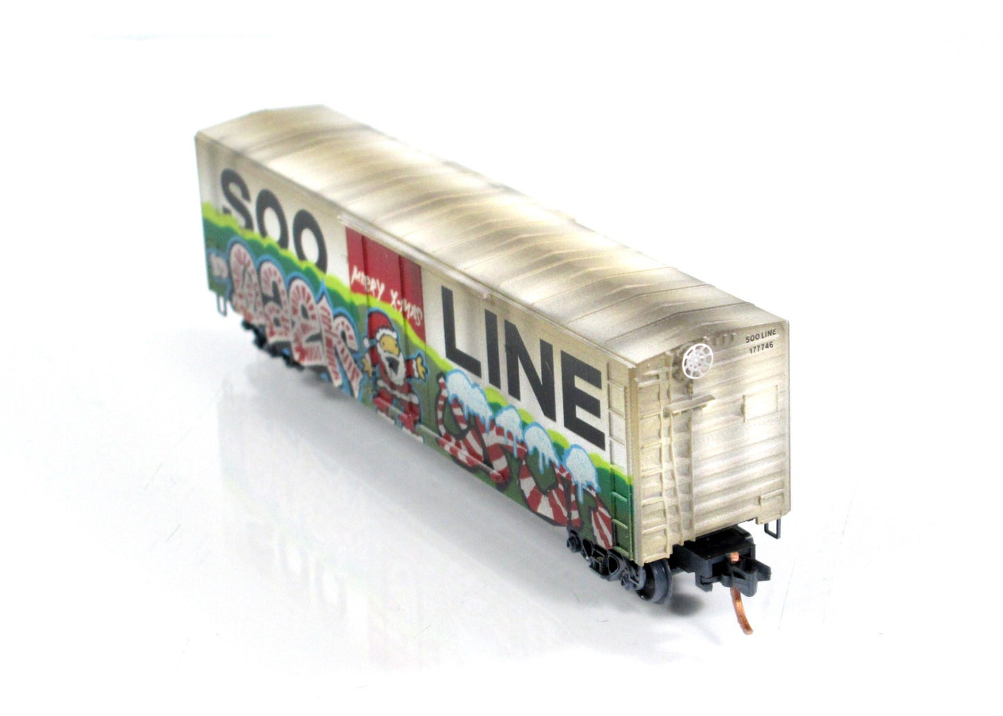 N Scale **SOO LINE** **CHRISTMAS Graffiti** 50' Box Car - Micro Trains 03844440