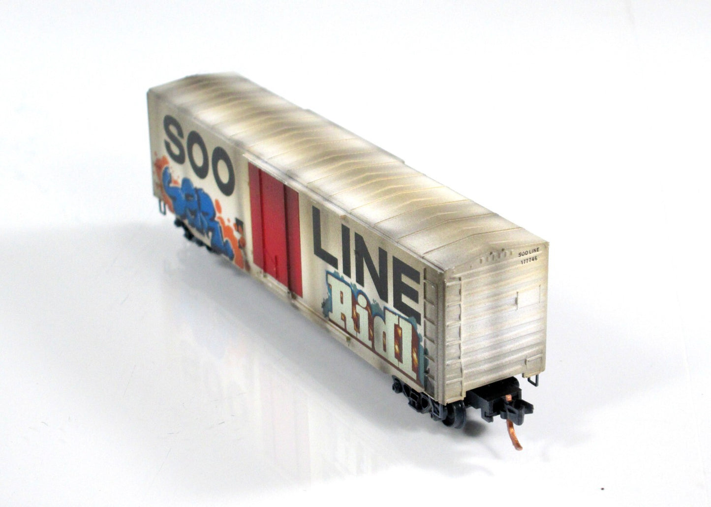 N Scale **SOO LINE** **CHRISTMAS Graffiti** 50' Box Car - Micro Trains 03844440