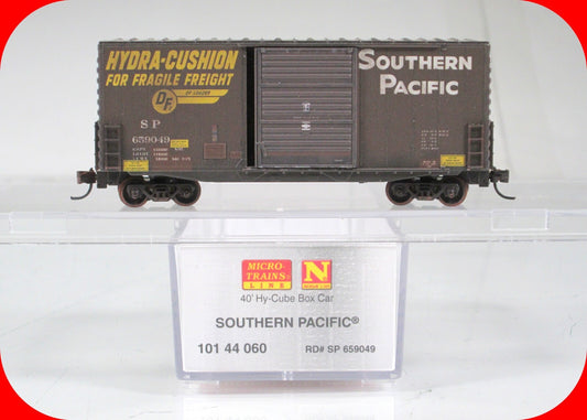 N Scale ***SOUTHERN PACIFIC*** Weathered Hy-Cube Box Car - Micro Trains 10144060