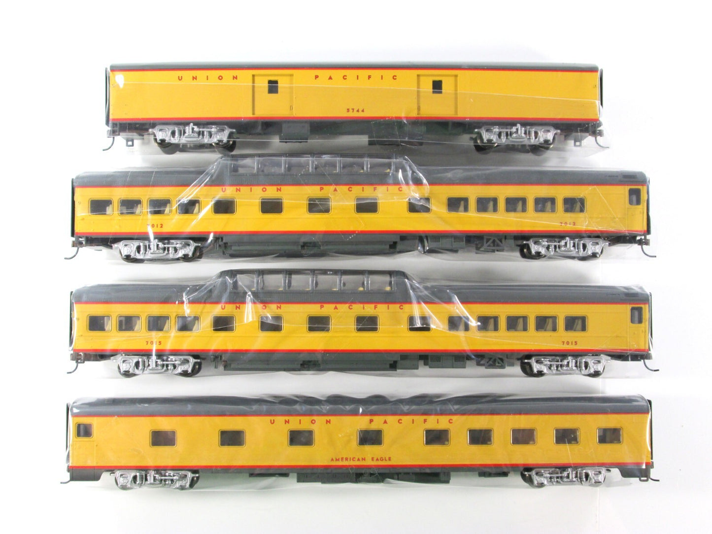 HO Scale UNION PACIFIC Lightweight Passenger Set B, Rivarossi R6996, Knuckle Cpl