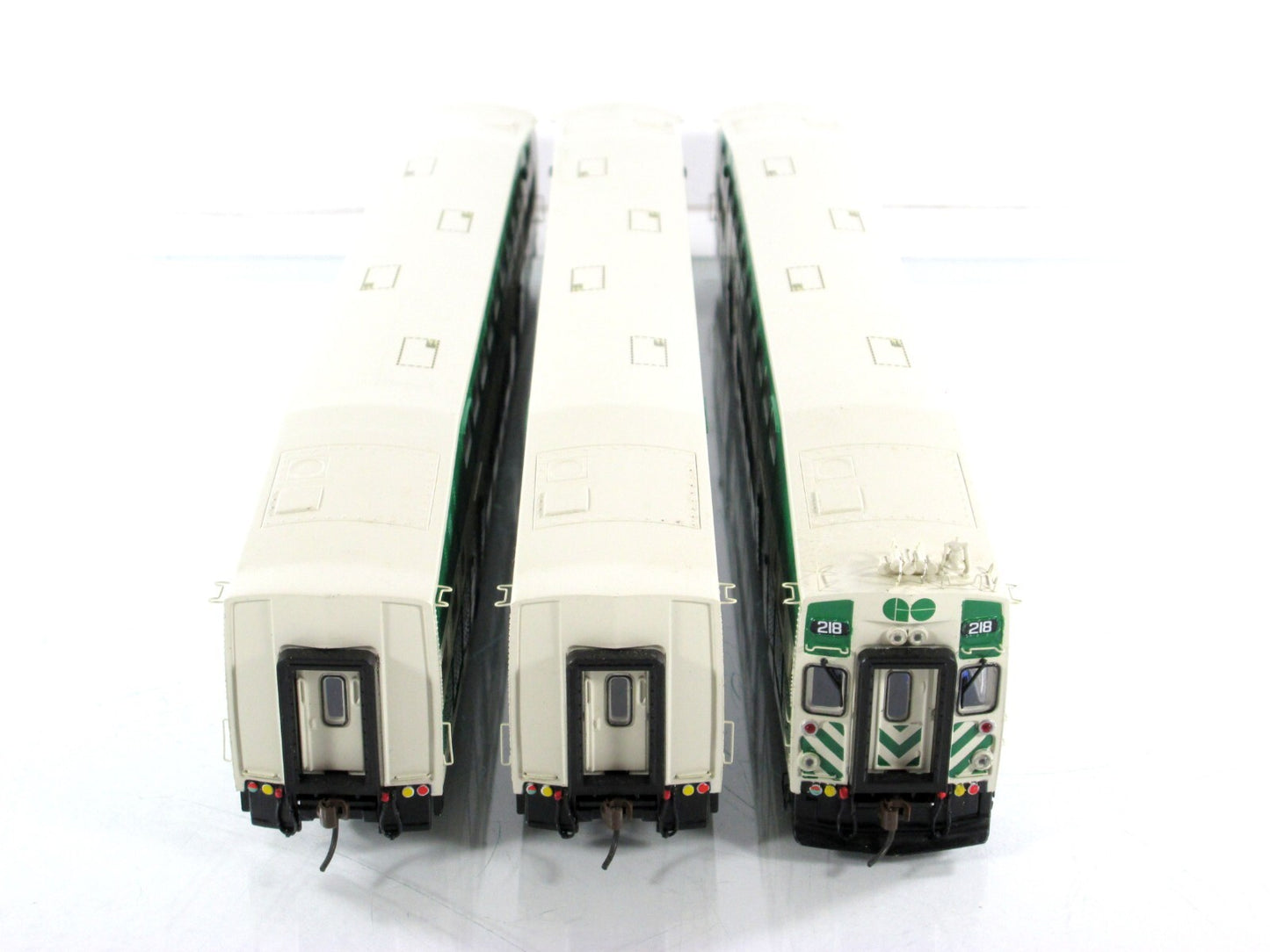 HO Scale ***GO TRANSIT** Bombardier Passenger Set #218,2022,2037 - Athearn 25911
