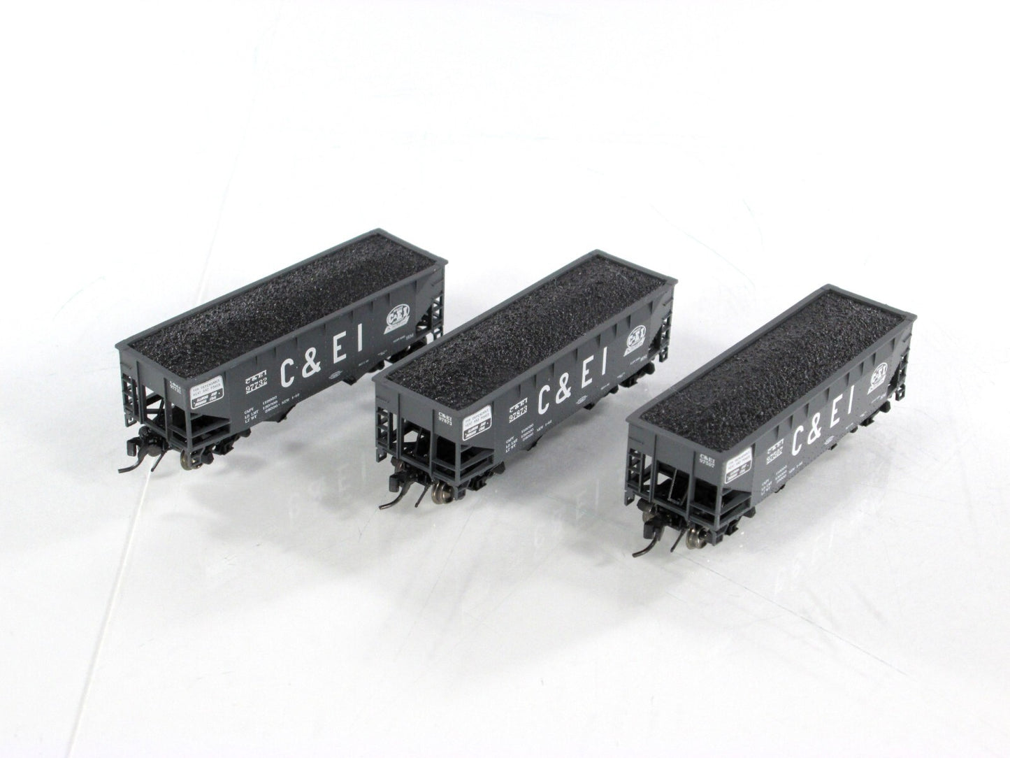 N Scale **CHICAGO & EASTERN ILLINOIS** Coal Hopper 3-Set w/ Loads, Bluford 66033