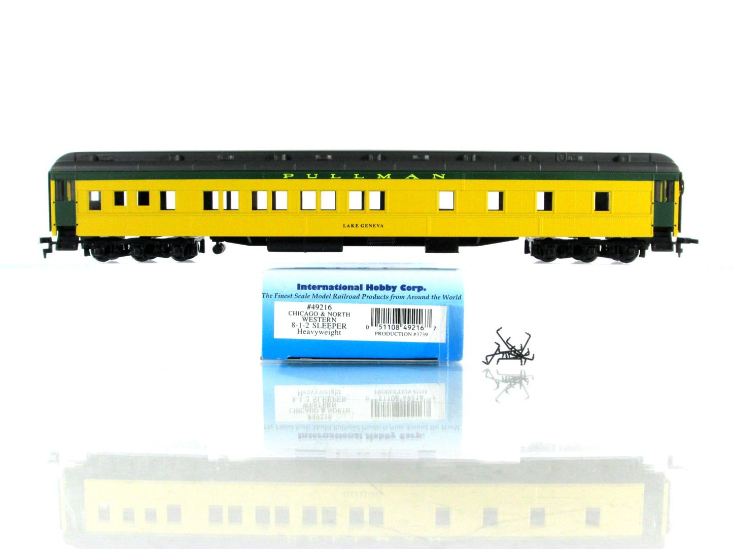 HO Scale ***CHICAGO NORTH WESTERN*** Heavyweight Passenger 8-Car Set - IHC 49218