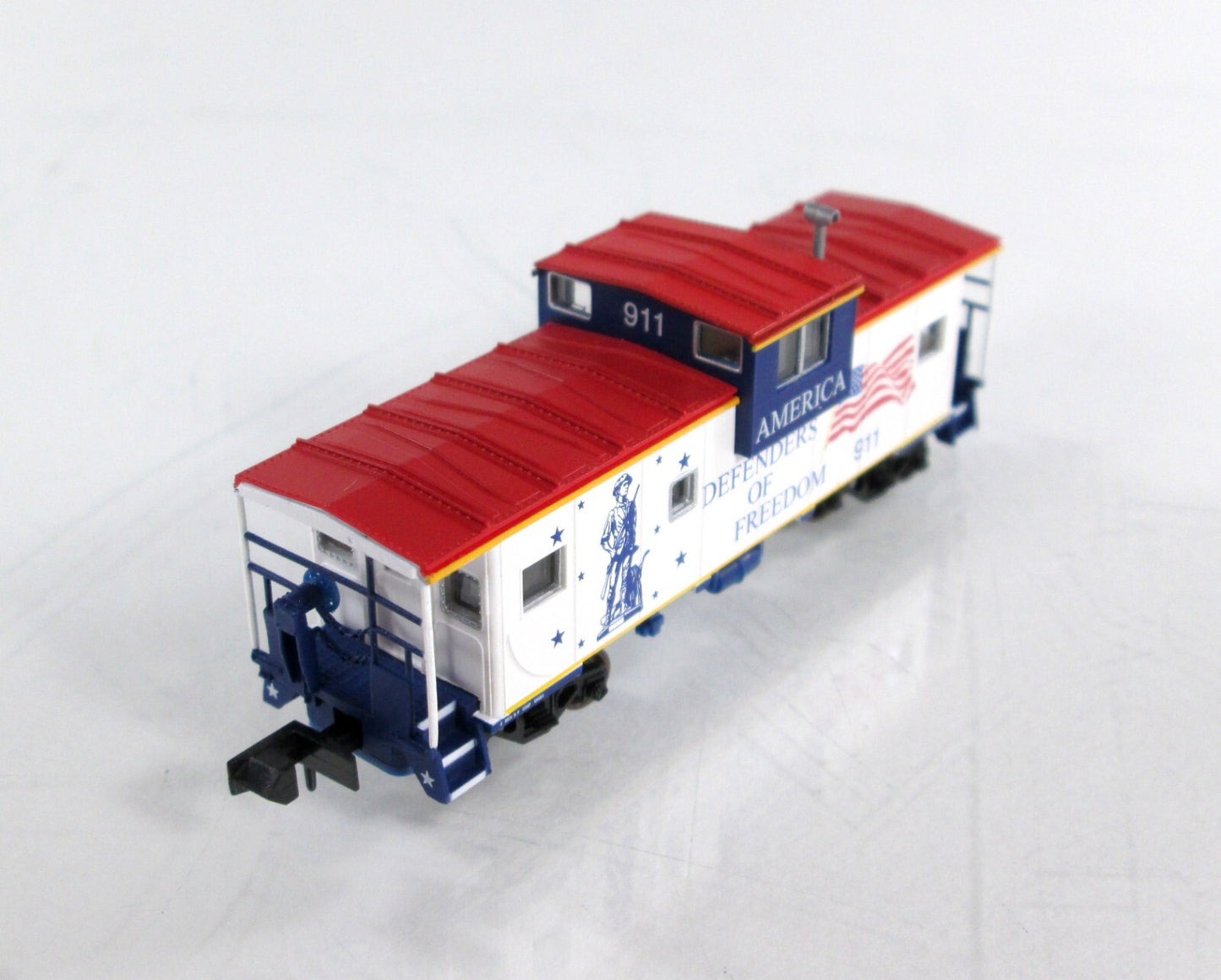 N Scale ***SPIRIT Of AMERICA   DEFENDERS of FREEDOM*** Caboose 911 -Atlas 30461
