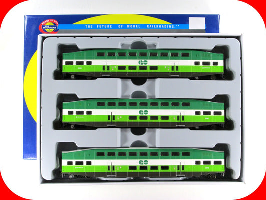 HO Scale **GO TRANSIT** Bombardier Coaches #2013,2420,2441 - Athearn 25960 *RARE