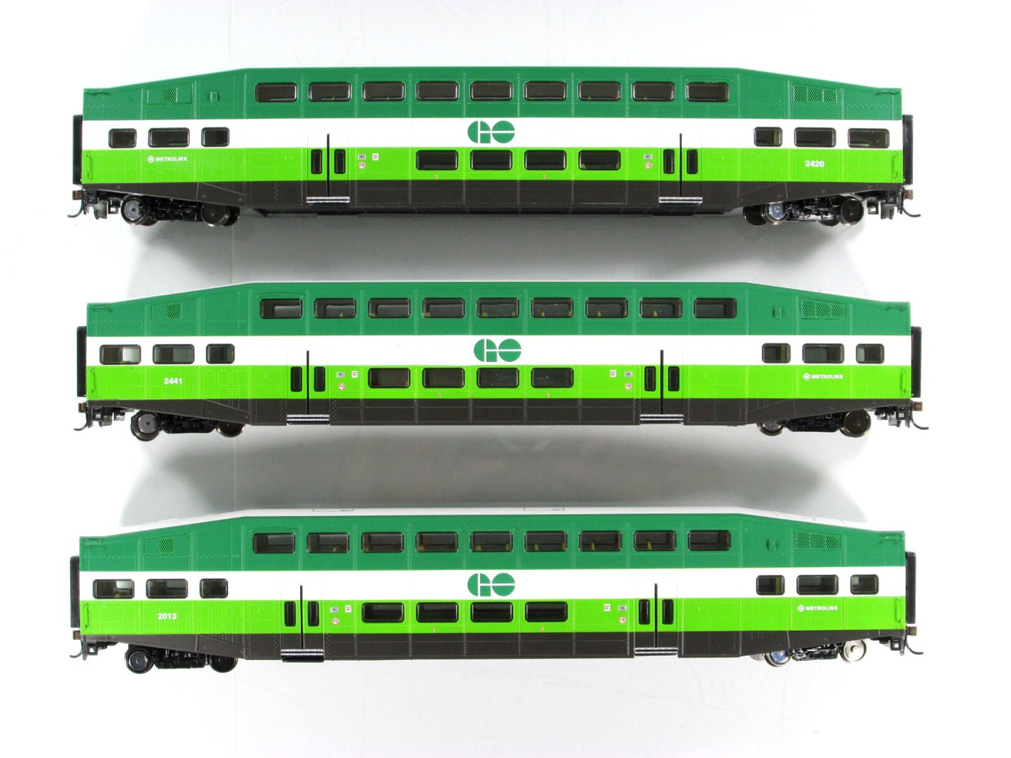 HO Scale **GO TRANSIT** Bombardier Coaches #2013,2420,2441 - Athearn 25960 *RARE