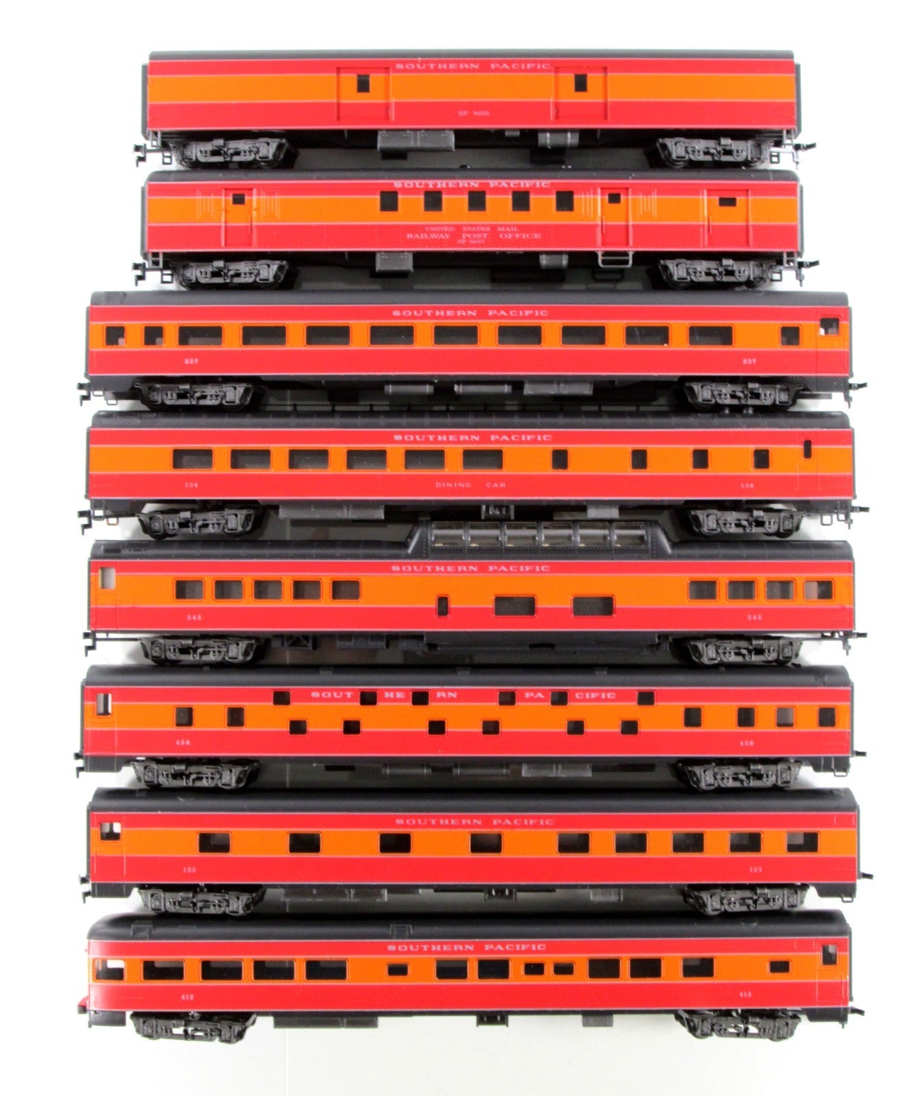 HO Scale ***SOUTHERN PACIFIC DAYLIGHT*** Lightweight Passenger 8-Car Set - IHC
