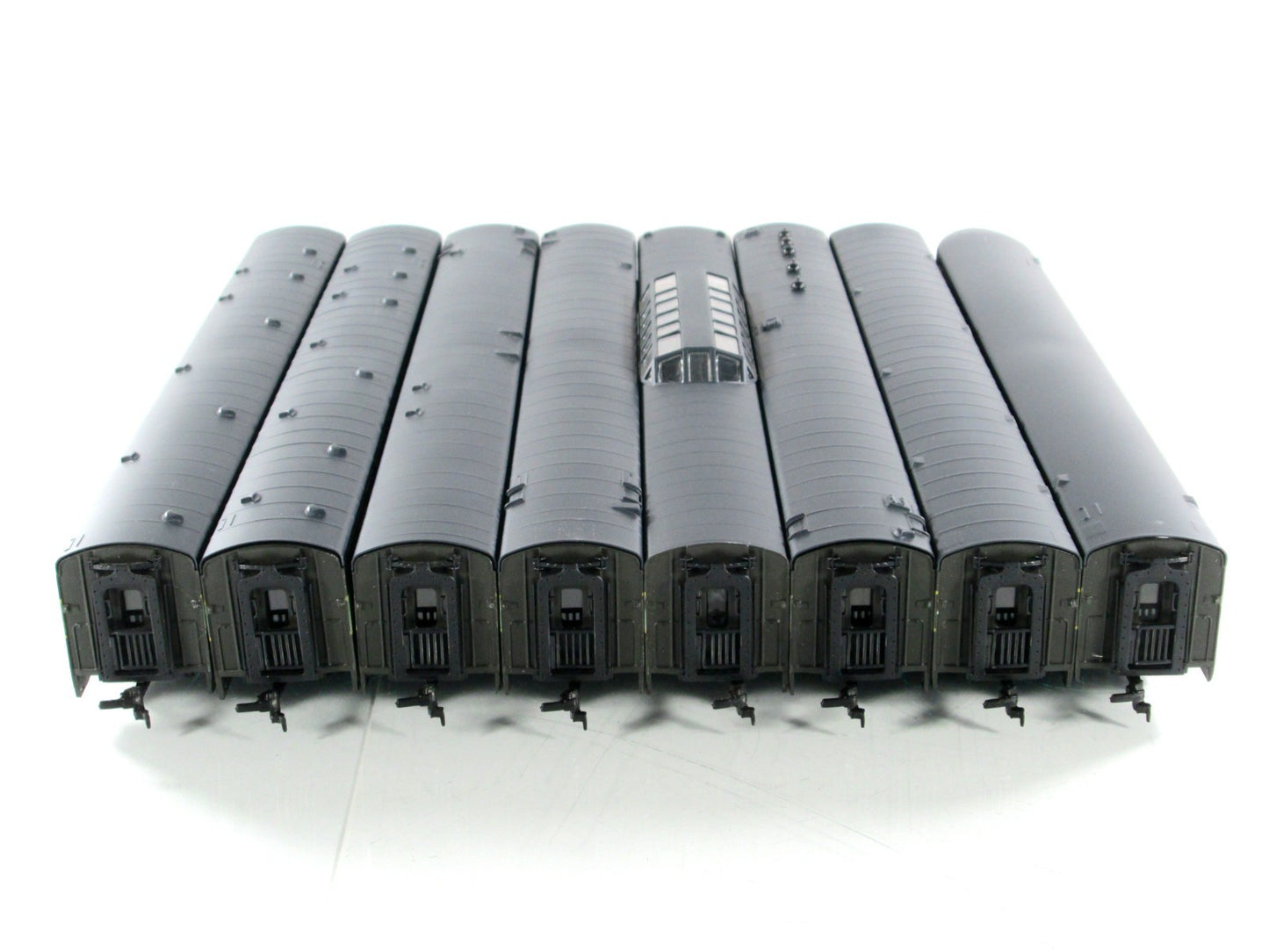 HO Scale ***ERIE*** Lightweight Passenger 8-Car Set --- IHC 48078