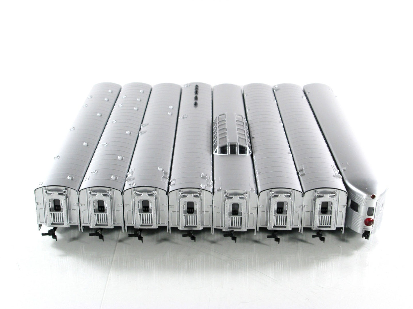 HO Scale ***UNDECORATED*** Lightweight Passenger Car 8-Pack Set ------ IHC 47718