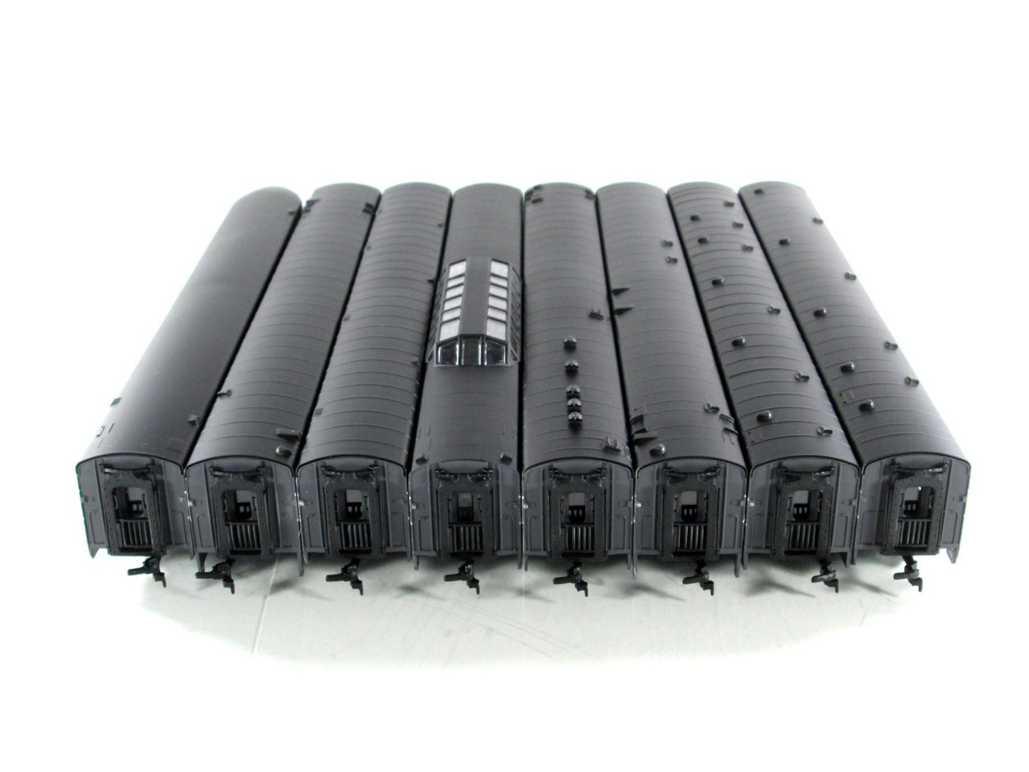 HO Scale **NEW YORK CENTRAL GRAY** Lightweight Passenger 8-Car Set --- IHC 48208
