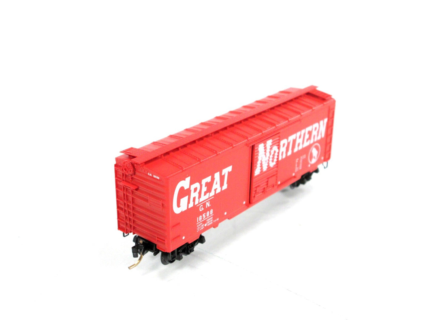 N Scale ***GREAT NORTHERN*** CIRCUS 40' Box Car, GN 18588 -- Micro Trains 20176