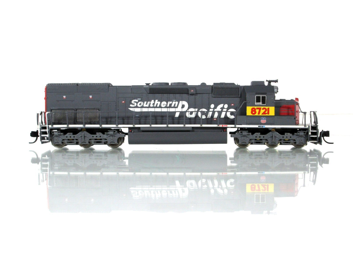N Scale **UNION PACIFIC Ex-SP** SD40T-2 #8721 - Intermountain, PWRS w/ DCC *RARE