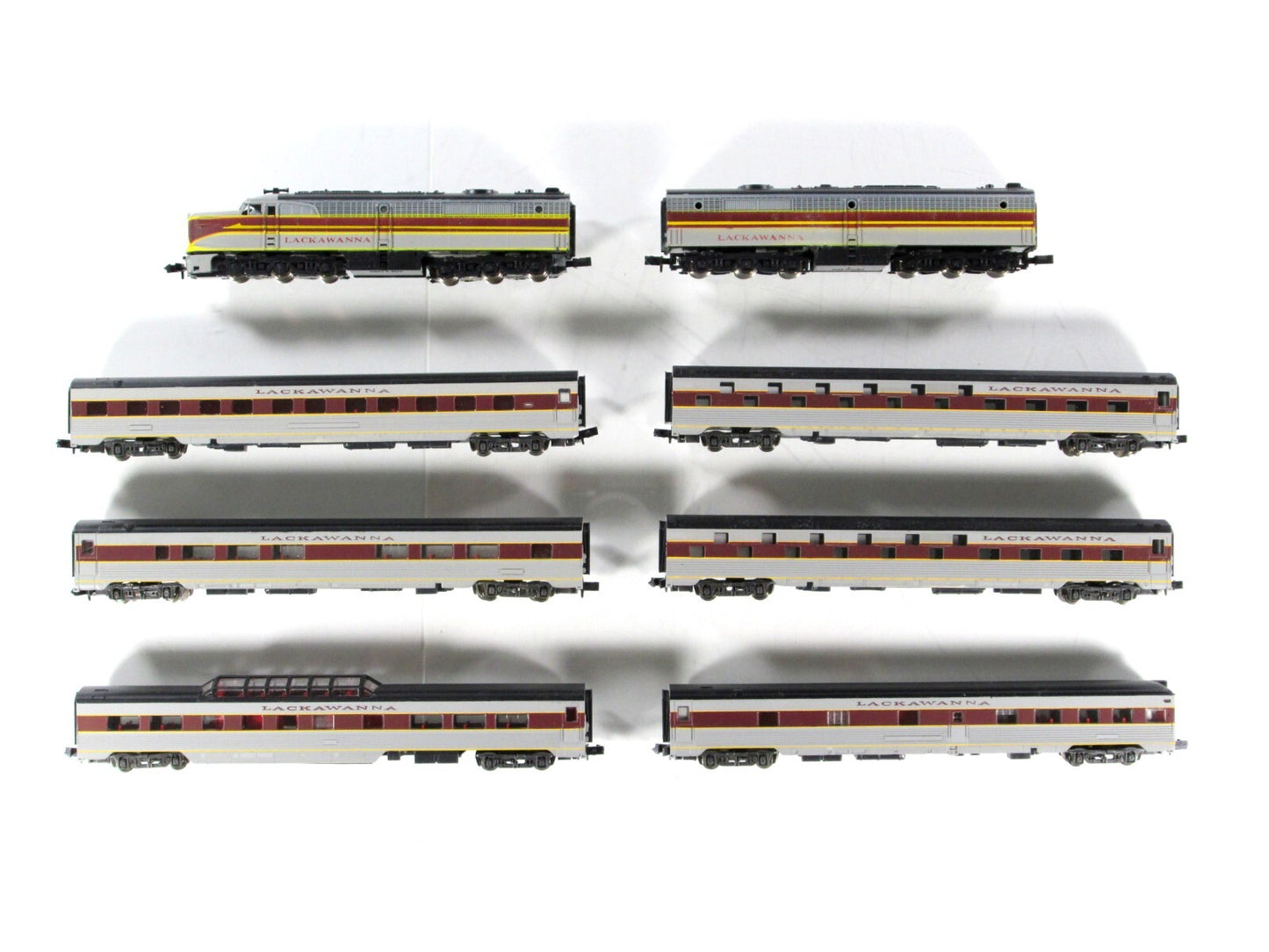 N Scale ***LACKAWANNA*** Diesel & Passenger Set (DL&W) - Con-Cor 8507 Limited Ed