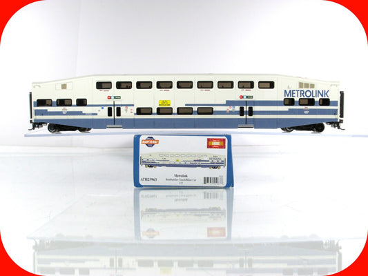 HO Scale ***METROLINK*** Bombardier Coach Car #157 ----- Athearn ATH25963 **RARE