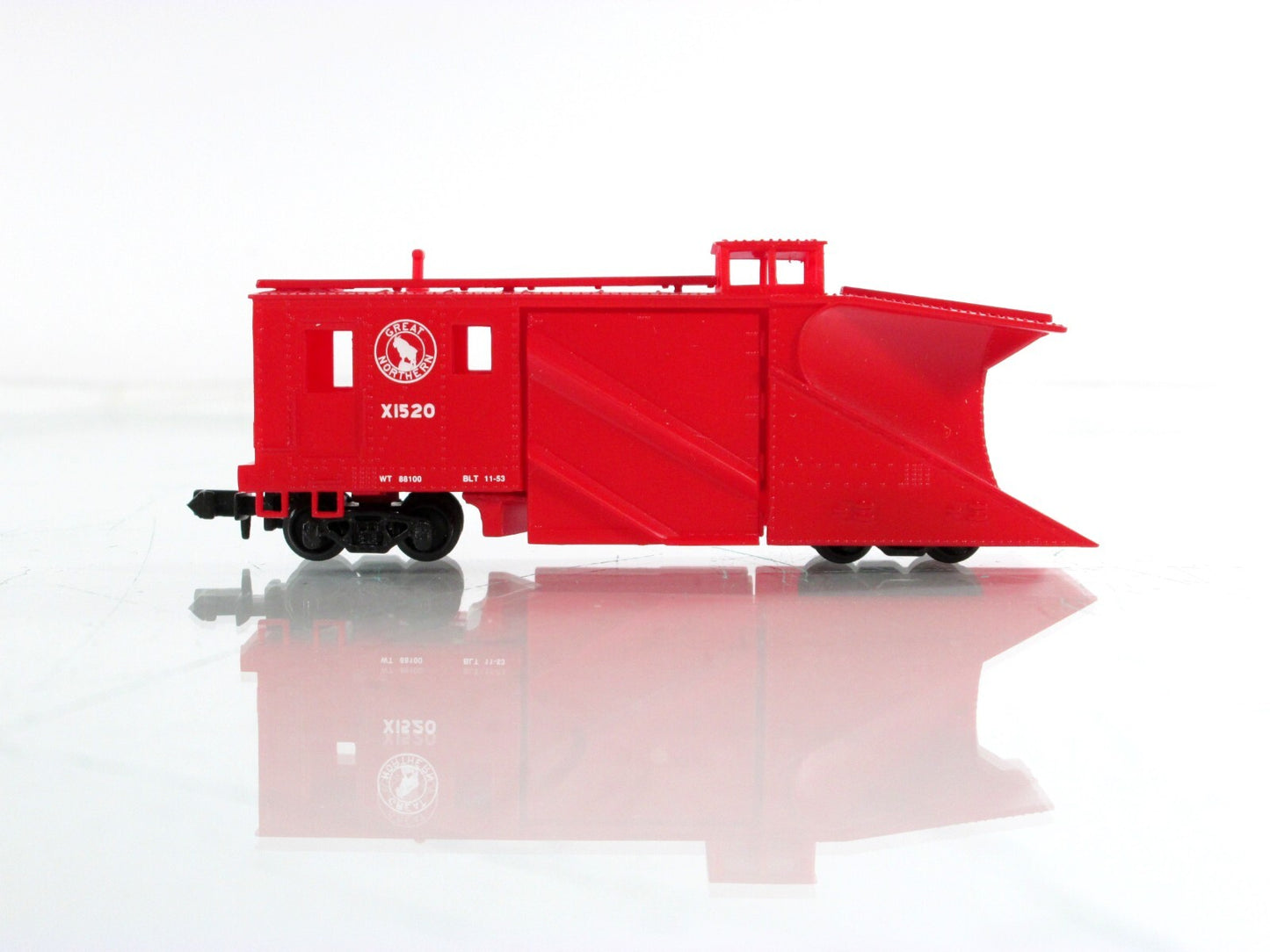 N Scale ***GREAT NORTHERN*** MoW Russell Snow Plow, GN X1520 - Walthers 932-8503