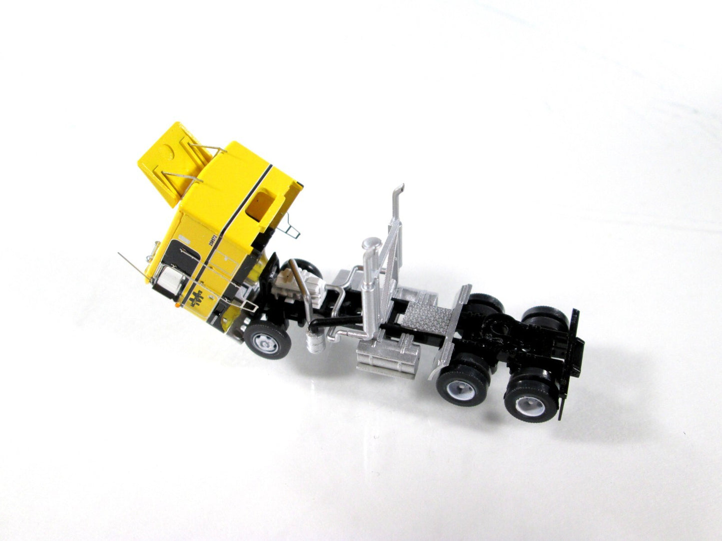 N Scale *MOTORWAYS** Kenworth K100 Tractor, Pup Trailers - Trainworx 51075 *RARE