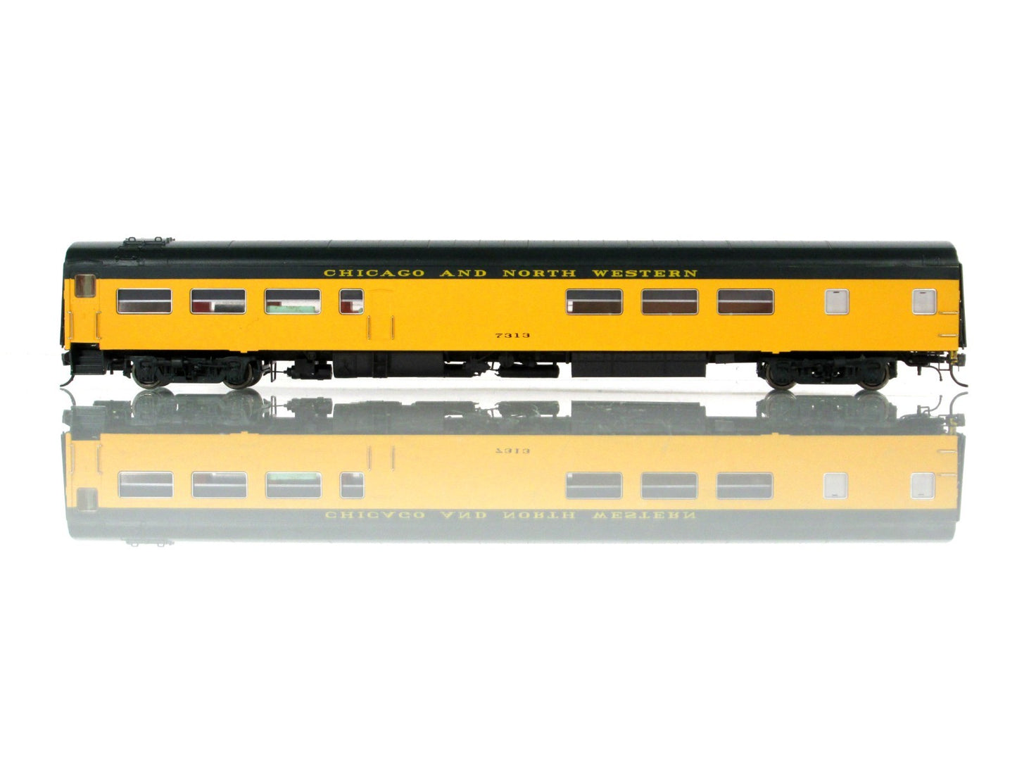 HO Scale ***CNW***  Cafe-Bar-Lounge #7313 ------ Rapido 103074 w/ Lighting *RARE