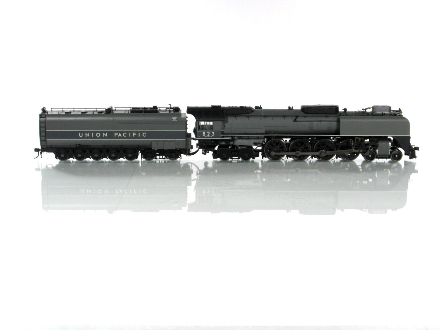 HO Scale **UNION PACIFIC** FEF-2 Northern 4-8-4, UP 823 - Athearn G9237, DCC Rdy