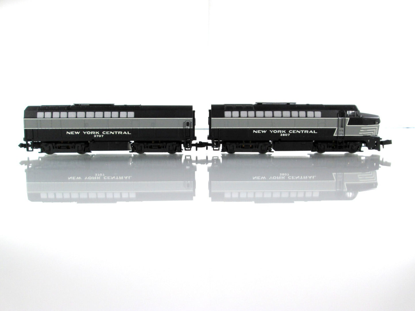 N Scale NYC Baldwin RF-16 Sharknose AB Set #3807,3707, E-R Models 81357, DCC Rdy
