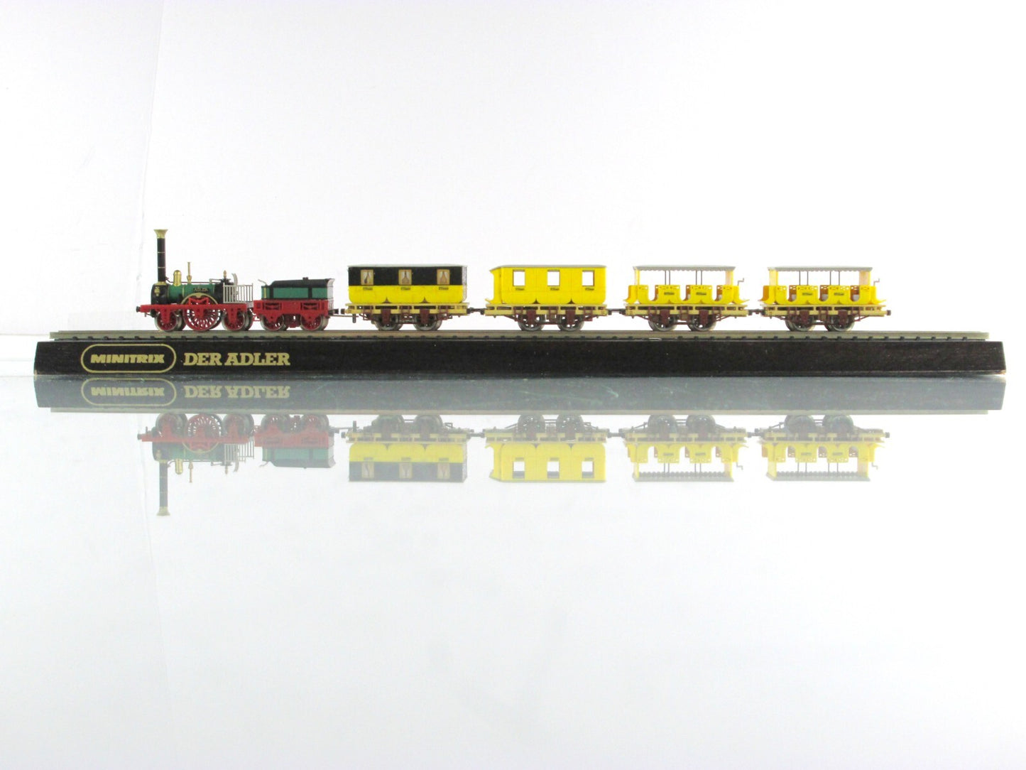 N Scale ***DER ADLER*** Classic 1835 Steam Locomotive & Passenger Set - Minitrix