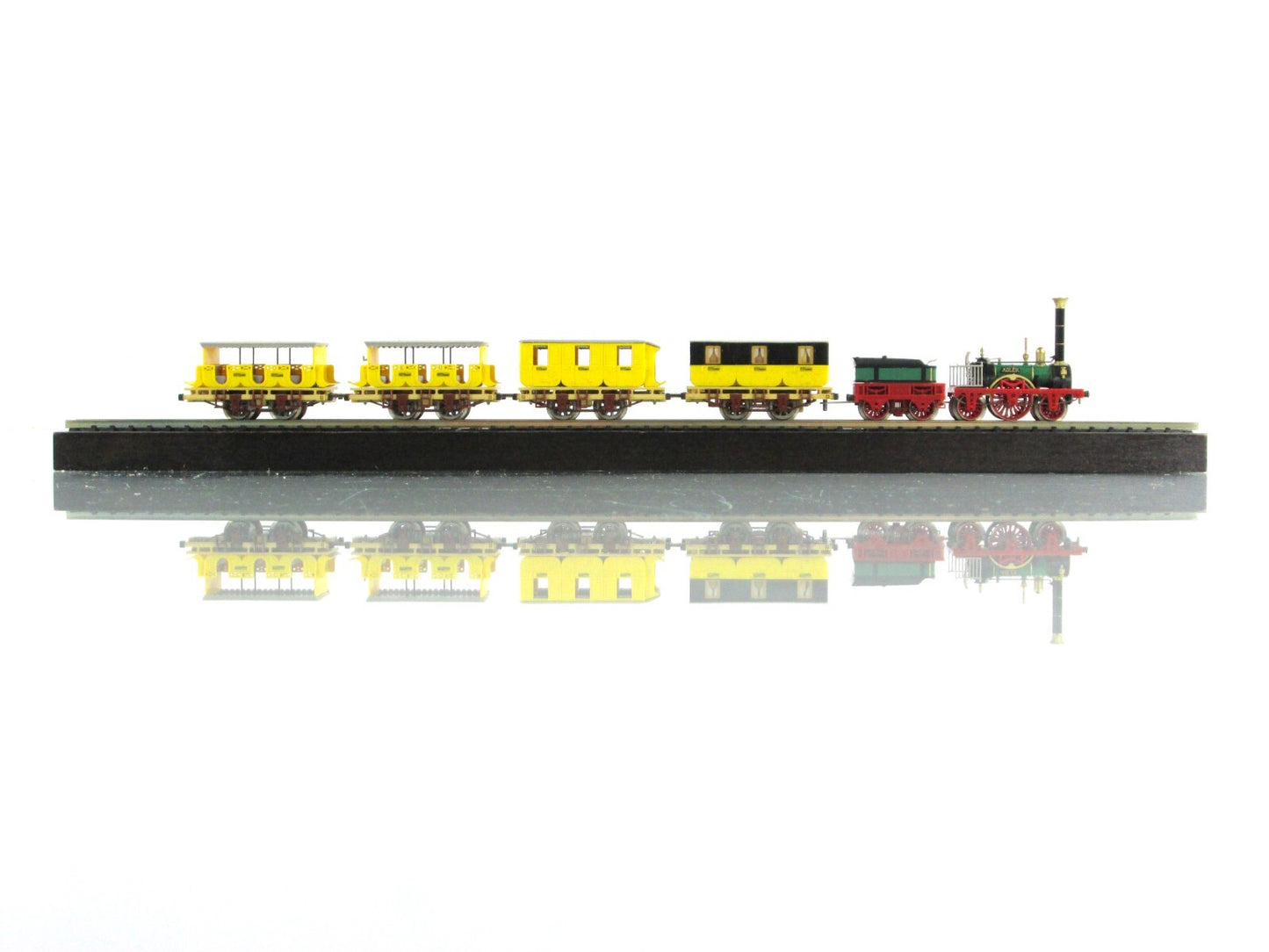 N Scale ***DER ADLER*** Classic 1835 Steam Locomotive & Passenger Set - Minitrix