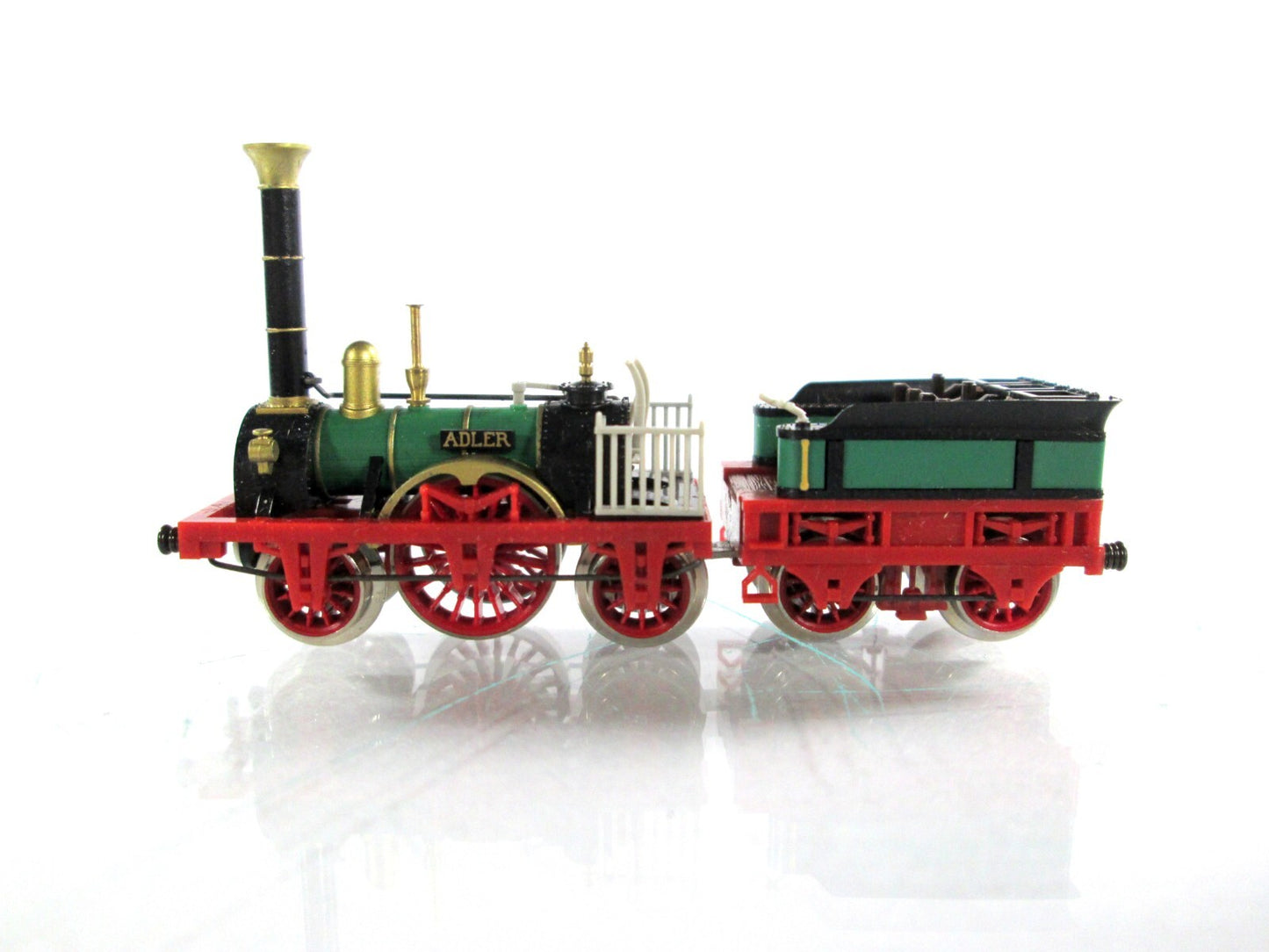 N Scale ***DER ADLER*** Classic 1835 Steam Locomotive & Passenger Set - Minitrix