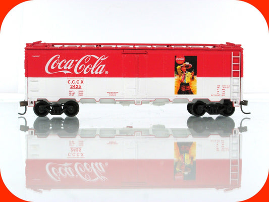 HO Scale ***COCA-COLA*** Bottling 40' Steel Reefer Car, CCCX 2425 - Athearn 8324