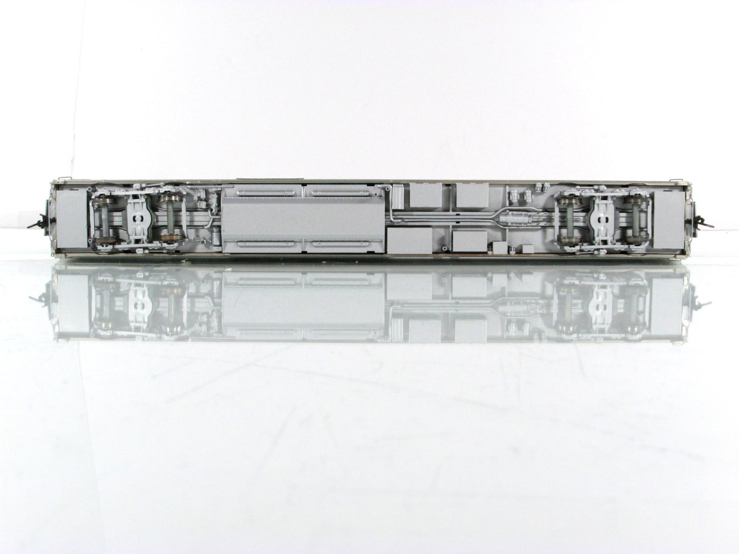 HO Scale **DRGW CA ZEPHYR** SILVER SHOP Vista Dome #1140 - Broadway 516, Lighted