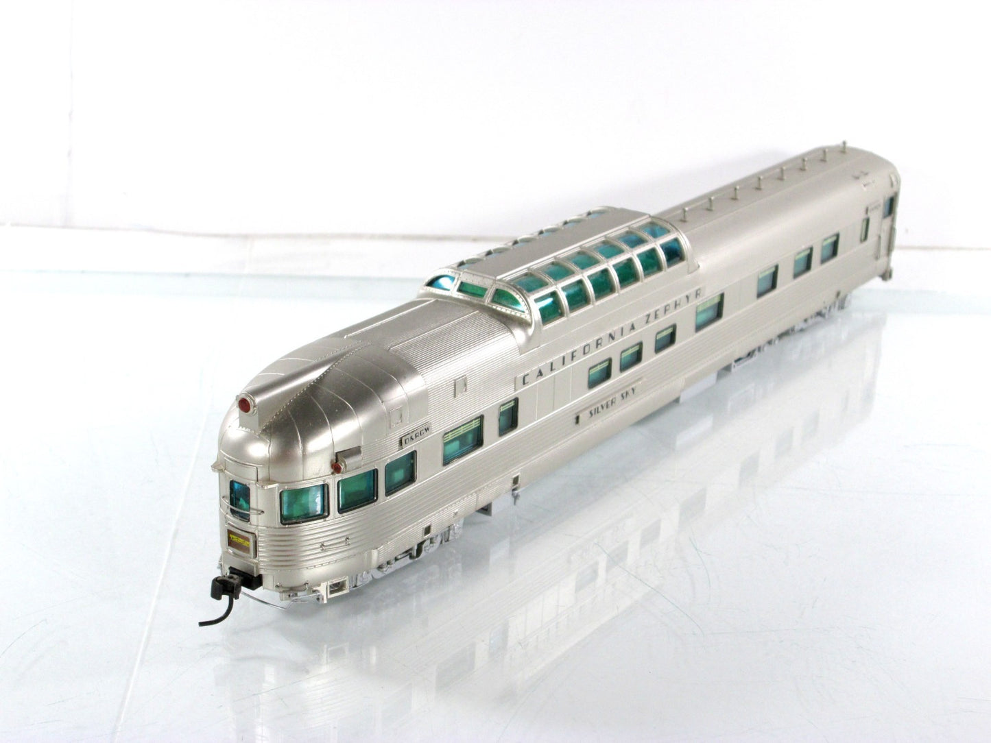 HO Scale ***DRGW CA ZEPHYR** SILVER SKY Vista Dome #1145 - Broadway 522, Lighted