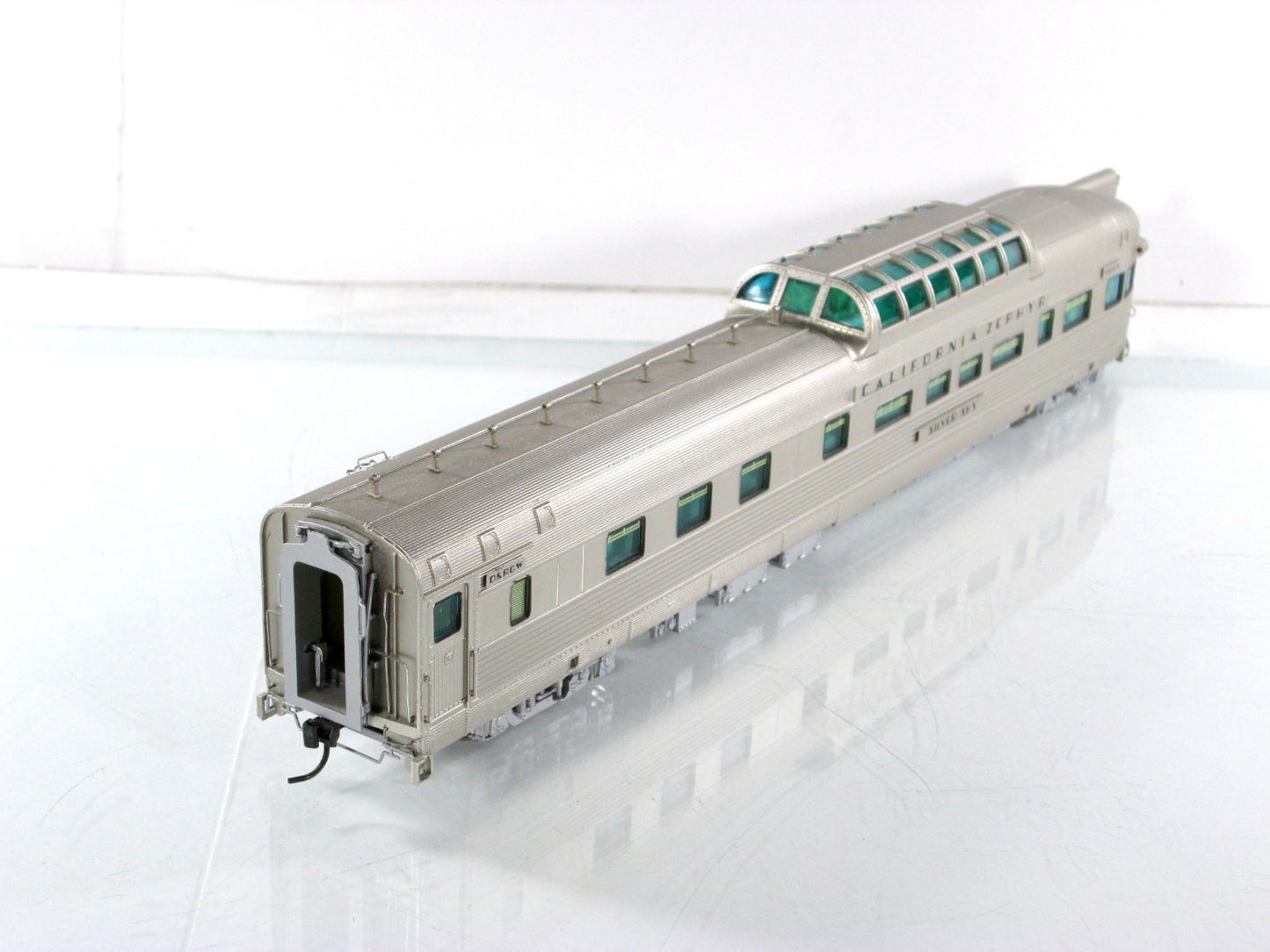 HO Scale ***DRGW CA ZEPHYR** SILVER SKY Vista Dome #1145 - Broadway 522, Lighted