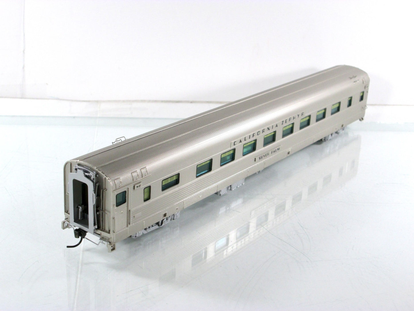 HO Scale ***WP CA ZEPHYR*** SILVER PALM Sleeper 871 ------ Broadway 532, Lighted